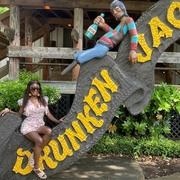 Meet your Posher, Destiny - Picture 8 of 16